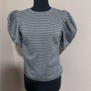 Haute Monde Black & White Houndstooth Puff Sleeve Top